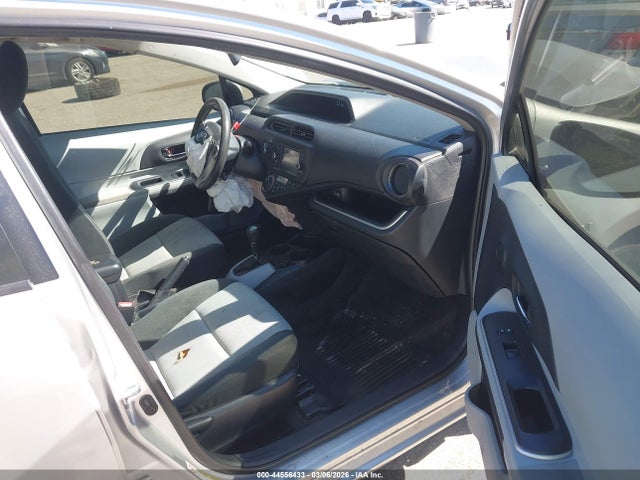 Toyota Prius C Three 2014 JTDKDTB3XE1565086 Image 5