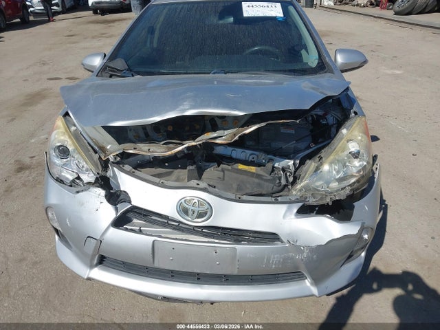 Toyota Prius C Three 2014 JTDKDTB3XE1565086 Image 6
