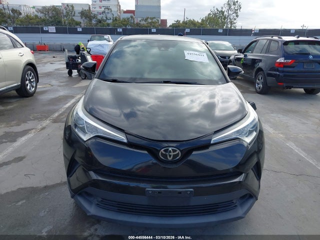 Toyota C-HR XLE 2018 NMTKHMBX4JR062579 Image 13