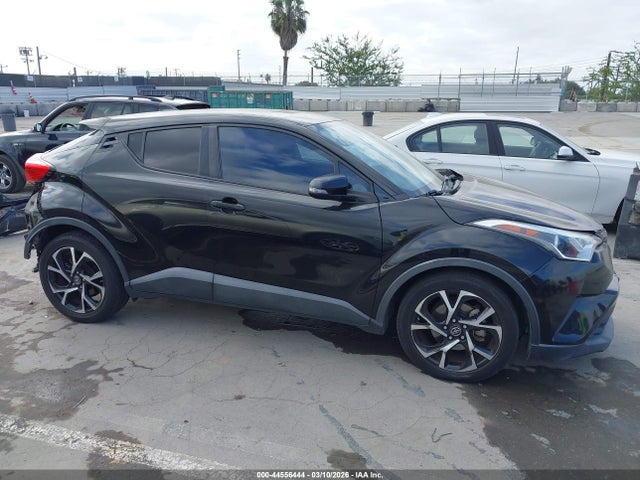 Toyota C-HR XLE 2018 NMTKHMBX4JR062579 Image 14