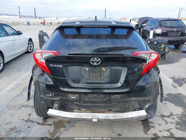 Toyota C-HR XLE 2018 NMTKHMBX4JR062579 Image 17