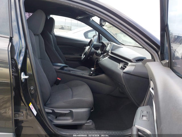 Toyota C-HR XLE 2018 NMTKHMBX4JR062579 Image 5