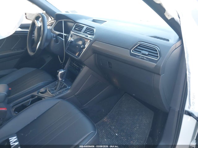 44556456 :رقم المزاد ، 3VV8B7AX4RM167295 vin ، 2024 Volkswagen Tiguan 2.0t Se R-line Black مزاد بيع