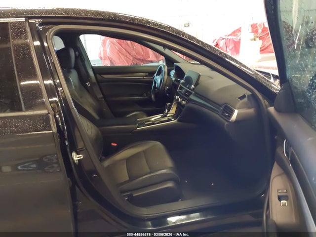 1HGCV1F34JA048247 Honda Accord Sport