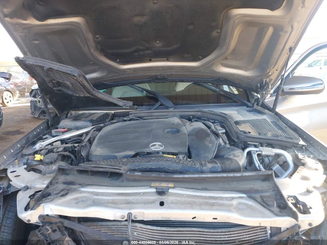 44556605 :رقم المزاد ، W1KWF8DB4MR648399 vin ، 2021 Mercedes-benz C 300 Sedan مزاد بيع