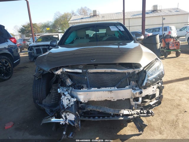44556605 :رقم المزاد ، W1KWF8DB4MR648399 vin ، 2021 Mercedes-benz C 300 Sedan مزاد بيع