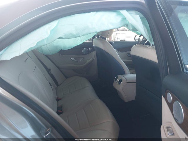 44556605 :رقم المزاد ، W1KWF8DB4MR648399 vin ، 2021 Mercedes-benz C 300 Sedan مزاد بيع