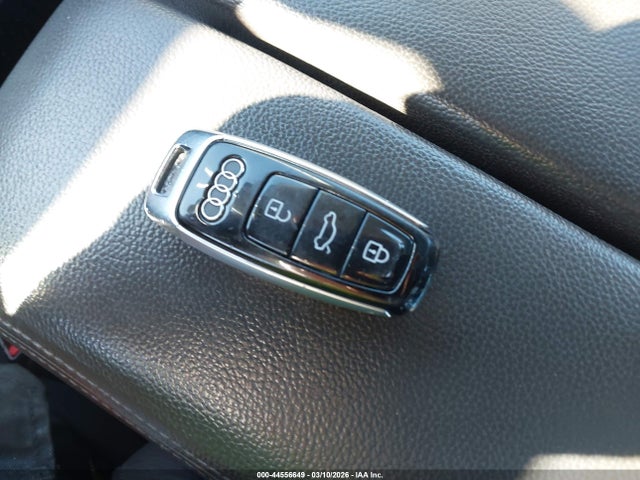 2019 AUDI A8 L WAU8DAF88KN007534 Photo 10