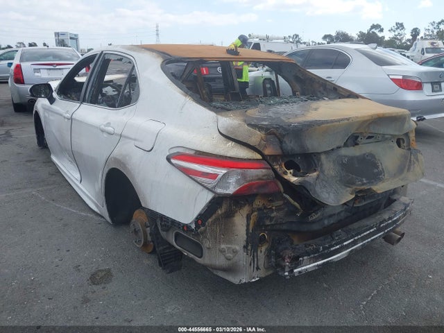 Toyota CAMRY SE 2020 4T1G11AKXLU332280 Image 3