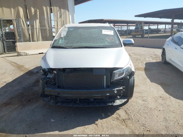 KNDMB5C10F6040033 KIA SEDONA LX