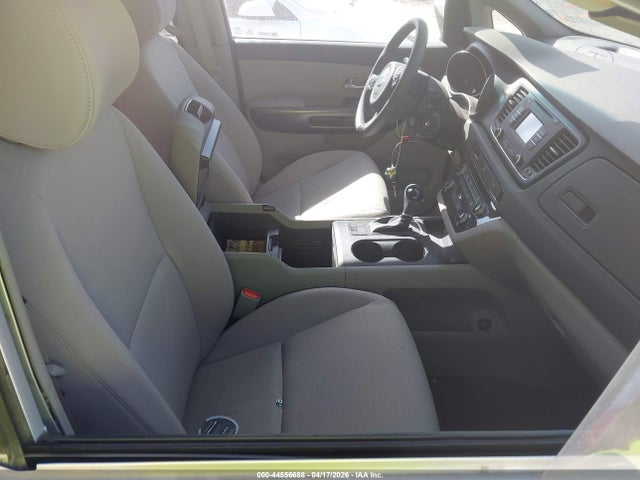KNDMB5C10F6040033 KIA SEDONA LX