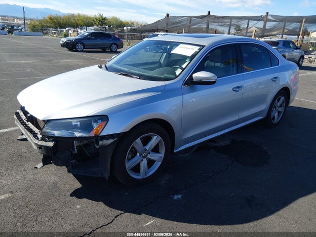 2013 Volkswagen Passat 2.5l Se მანქანა იყიდება აუქციონზე, vin: 1VWBH7A3XDC098930, აუქციონის ნომერი: 44556691