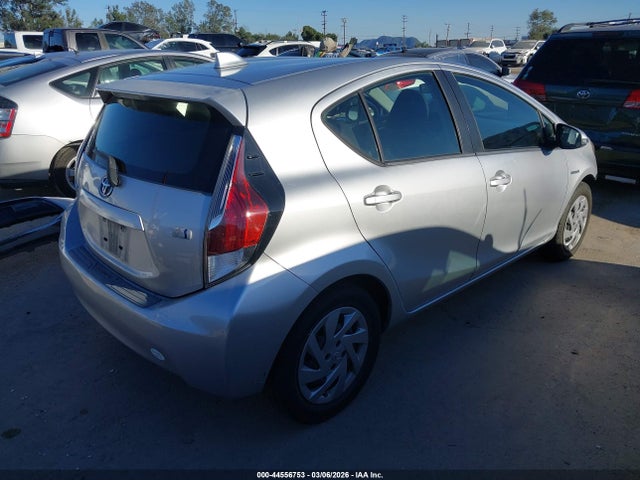 JTDKDTB39F1110781 Toyota Prius C Two