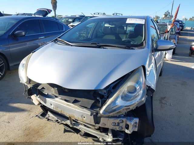 JTDKDTB39F1110781 Toyota Prius C Two
