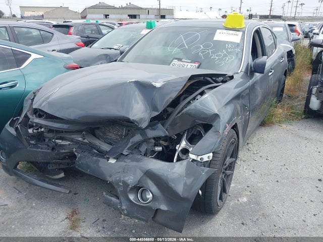 44556880 :رقم المزاد ، JN1AY1AR8BM570746 vin ، 2011 Infiniti M56x مزاد بيع