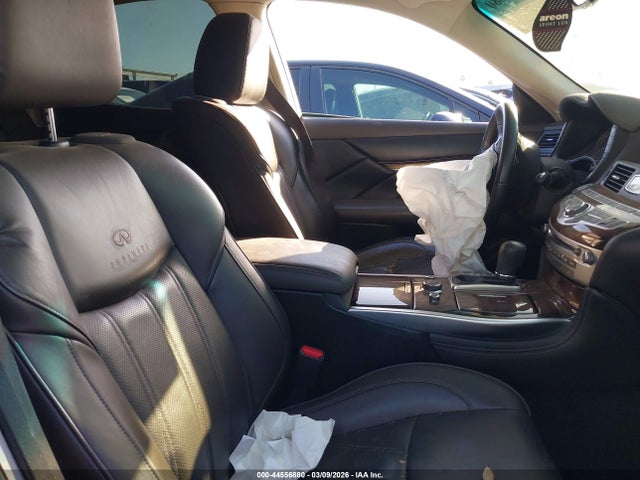 44556880 :رقم المزاد ، JN1AY1AR8BM570746 vin ، 2011 Infiniti M56x مزاد بيع