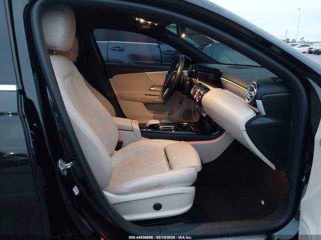 W1K3G4EB2MJ275448 Mercedes-Benz A 220