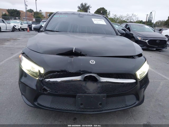 W1K3G4EB2MJ275448 Mercedes-Benz A 220