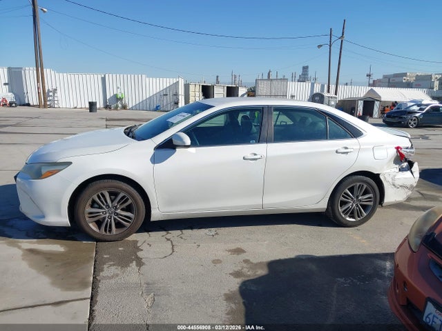 4T1BF1FK0FU034670 Toyota CAMRY SE