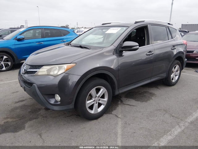 Toyota Rav4 Xle 2014 JTMWFREV9EJ000727 Image 2