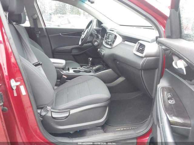5XYPGDA55GG132347 KIA Sorento 3.3l Lx