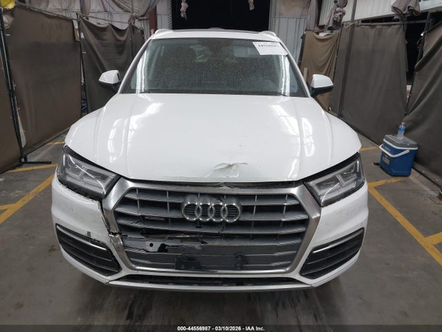 WA1BNAFY0J2233812 Audi Q5 2.0t Premium/2.0t Tech Premium