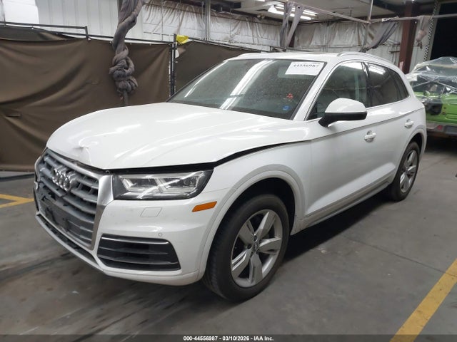 WA1BNAFY0J2233812 Audi Q5 2.0t Premium/2.0t Tech Premium