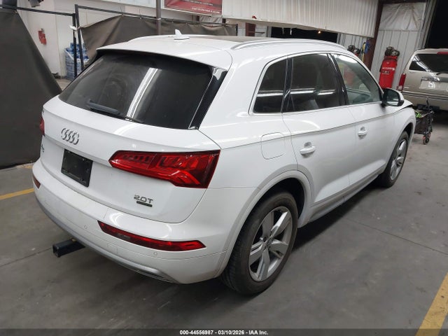 WA1BNAFY0J2233812 Audi Q5 2.0t Premium/2.0t Tech Premium