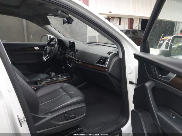 WA1BNAFY0J2233812 Audi Q5 2.0t Premium/2.0t Tech Premium