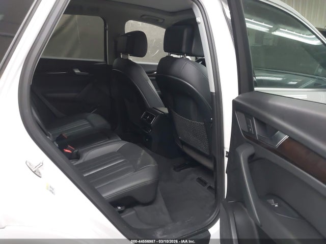 WA1BNAFY0J2233812 Audi Q5 2.0t Premium/2.0t Tech Premium