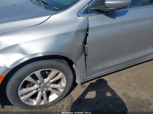2015 Chrysler 200 Limited მანქანა იყიდება აუქციონზე, vin: 1C3CCCAB5FN746935, აუქციონის ნომერი: 44557004