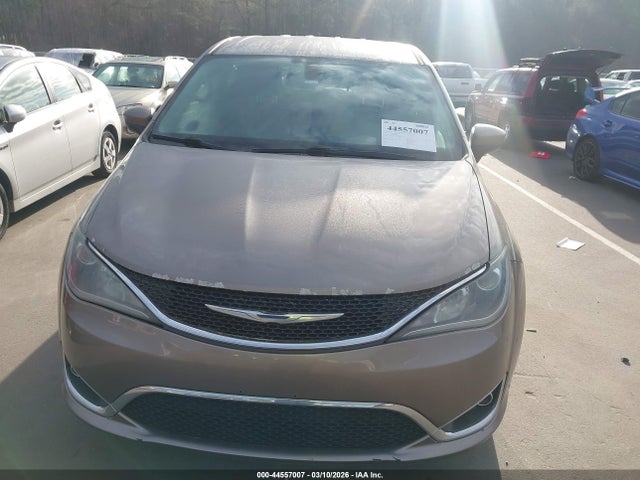 2017 Chrysler Pacifica Touring Plus მანქანა იყიდება აუქციონზე, vin: 2C4RC1BG9HR788468, აუქციონის ნომერი: 44557007