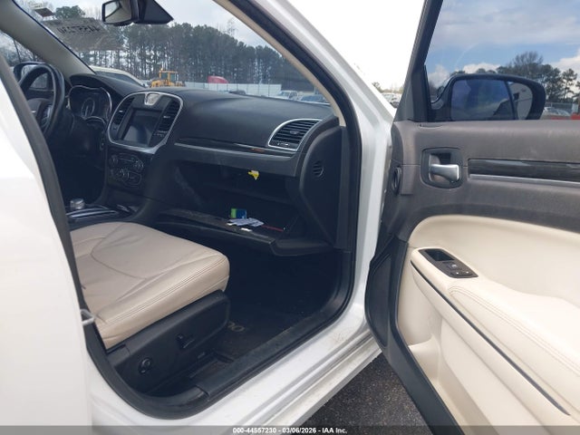 Продажа на аукционе авто 2017 Chrysler 300 Limited, vin: 2C3CCAAGXHH516643, номер лота: 44557230