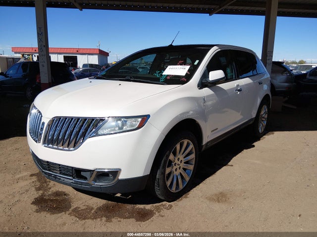 Lincoln MKX 2014 2LMDJ6JK1EBL13517 Image 2