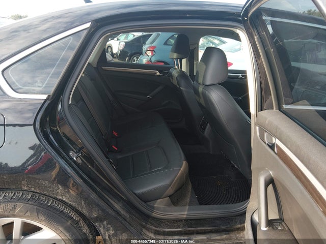 1VWBA7A38JC003068 Volkswagen Passat 2.0t Se