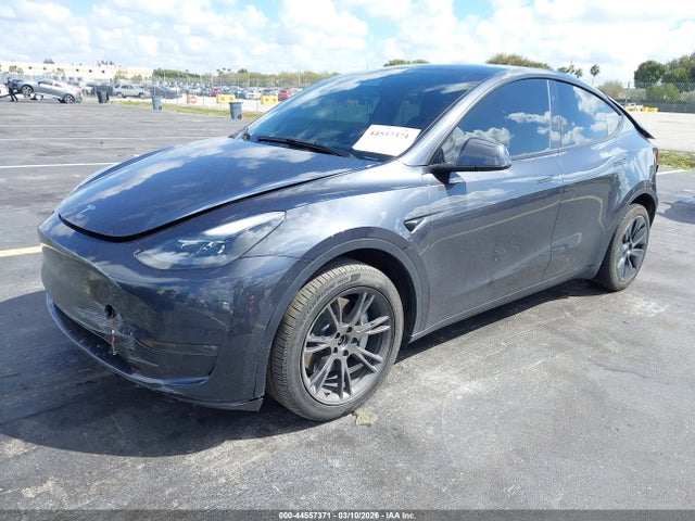 2025 TESLA MODEL Y 7SAYGDEEXSA368362 Photo 1