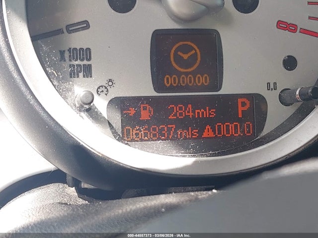 2010 MINI COOPER WMWMF3C53ATZ60936 Photo 6