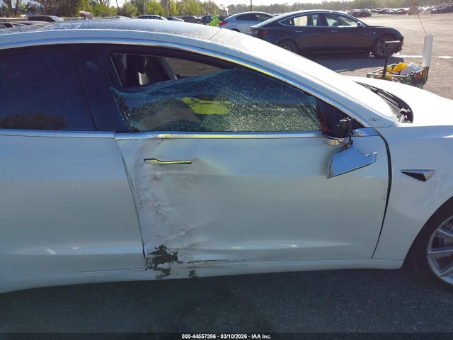 2019 TESLA MODEL 3 5YJ3E1EB5KF200066 Photo 5