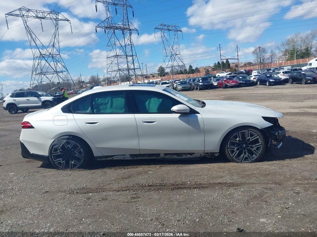44557473 :رقم المزاد ، WBA53FJ00SCU15462 vin ، 2025 Bmw 530i Xdrive مزاد بيع