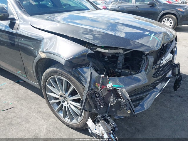 44557646 :رقم المزاد ، W1N0G8DB1NV333106 vin ، 2022 Mercedes-benz Glc 300 Suv مزاد بيع
