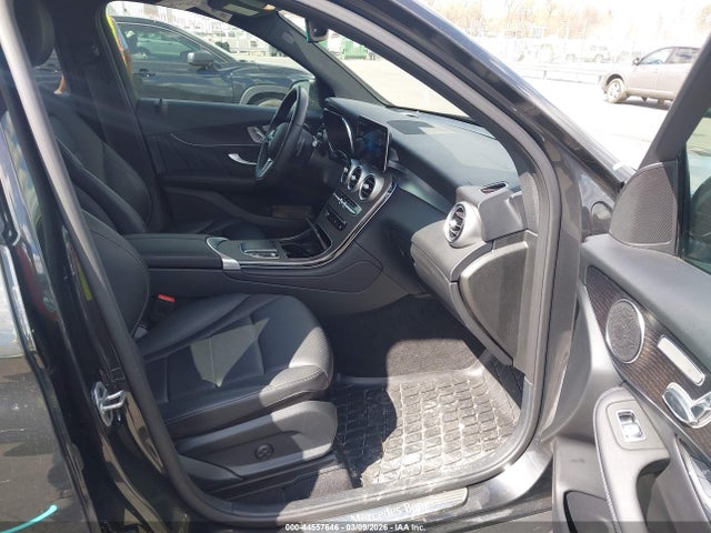 44557646 :رقم المزاد ، W1N0G8DB1NV333106 vin ، 2022 Mercedes-benz Glc 300 Suv مزاد بيع