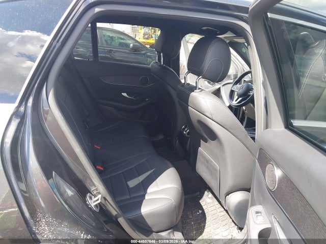 44557646 :رقم المزاد ، W1N0G8DB1NV333106 vin ، 2022 Mercedes-benz Glc 300 Suv مزاد بيع