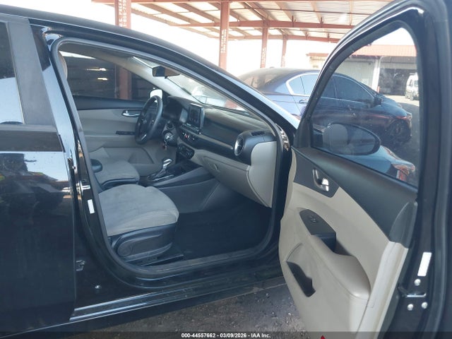 3KPF24AD1KE133616 KIA Forte Lxs