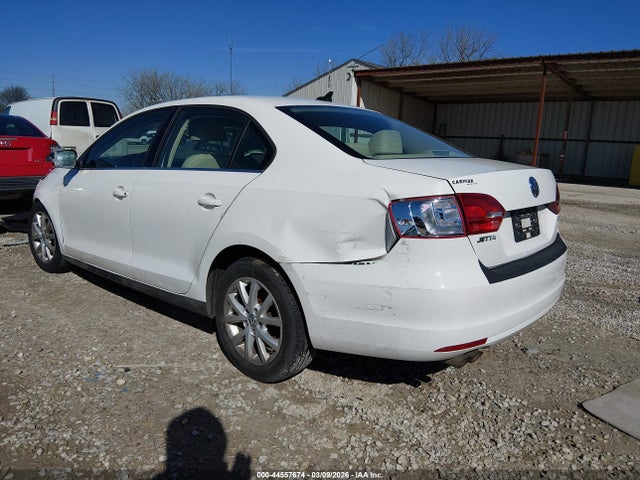2013 VOLKSWAGEN JETTA 3VWDP7AJ6DM438888 Photo 2