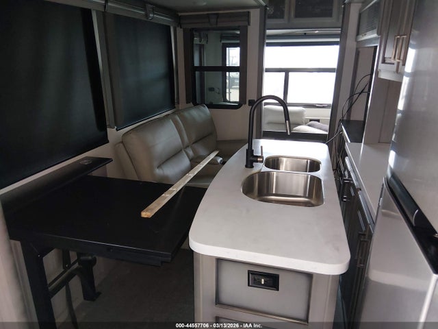 4YDF32329M4703893 Keystone Rv