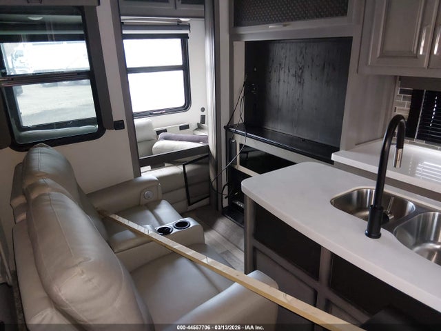 4YDF32329M4703893 Keystone Rv