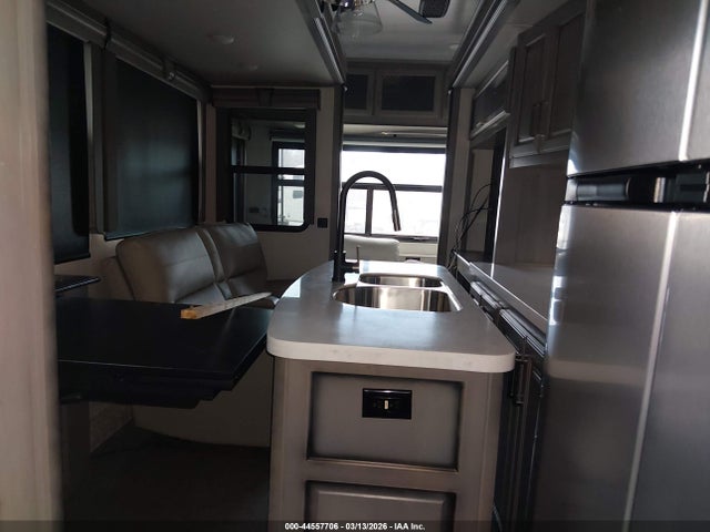 4YDF32329M4703893 Keystone Rv