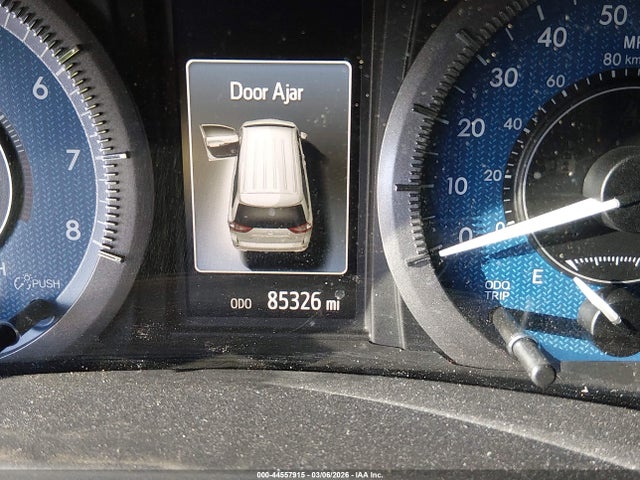 5TDKZ3DC5JS927353 Toyota Sienna Le 8 Passenger
