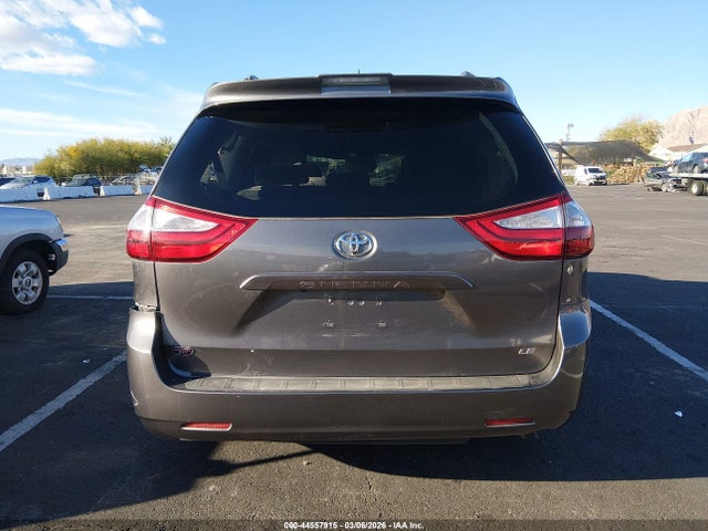 5TDKZ3DC5JS927353 Toyota Sienna Le 8 Passenger