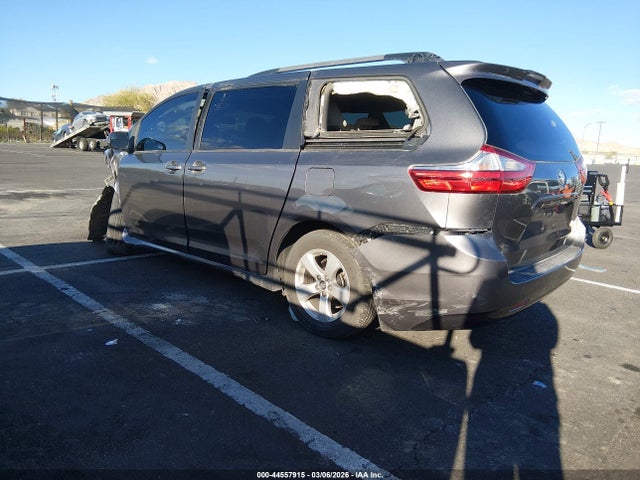 5TDKZ3DC5JS927353 Toyota Sienna Le 8 Passenger